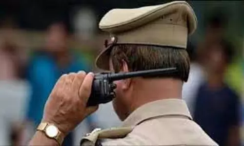Jaipur: दो स्कूलों को बम से उड़ाने की धमकी, पुलिस और सुरक्षा एजेंसियां अलर्ट पर Jaipur: दो स्कूलों को बम से उड़ाने की धमकी, पुलिस और सुरक्षा एजेंसियां अलर्ट पर