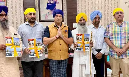 Panchkula नाडा साहिब गुरुद्वारा में सिख प्रतीक ‘कृपाण’ पर चित्रात्मक कार्य जारी Panchkula नाडा साहिब गुरुद्वारा में सिख प्रतीक ‘कृपाण’ पर चित्रात्मक कार्य जारी