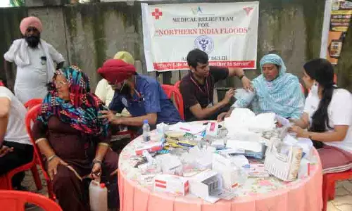 AIIMS के डॉक्टर अमृतसर में बाढ़ प्रभावितों की देखभाल कर रहे