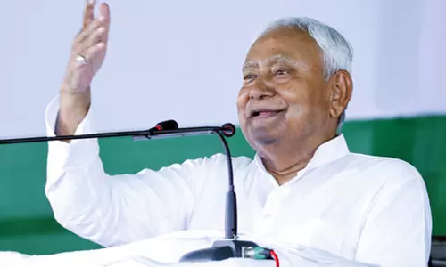 बिहार में आंगनबाड़ी सेविका और सहायिका का बढ़ेगा मानदेय, CM नीतीश ने किया ऐलान बिहार में आंगनबाड़ी सेविका और सहायिका का बढ़ेगा मानदेय, CM नीतीश ने किया ऐलान