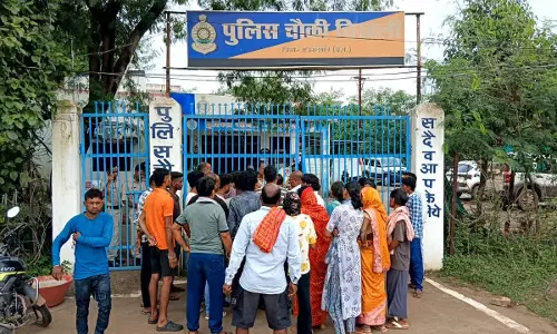 राजनांदगांव में हत्या की वारदात के बाद पुलिस चौकी का घेराव, जमकर हंगामा