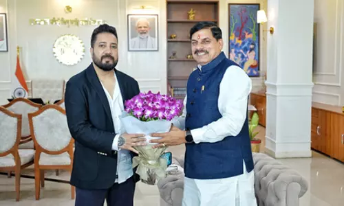 मध्यप्रदेश के सीएम से मिले मीका सिंह मध्यप्रदेश के सीएम से मिले मीका सिंह