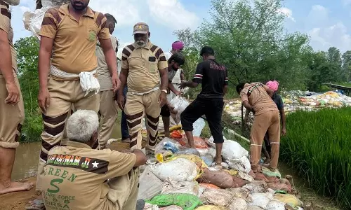 कैथल में घग्गर नदी खतरे के निशान से ऊपर, 39 गांवों की 6,360 एकड़ जमीन जलमग्न कैथल में घग्गर नदी खतरे के निशान से ऊपर, 39 गांवों की 6,360 एकड़ जमीन जलमग्न