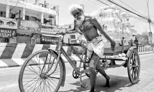 Tamil Nadu की धूसर सच्चाई, बढ़ती उम्र, सिकुड़ता युवा आधार