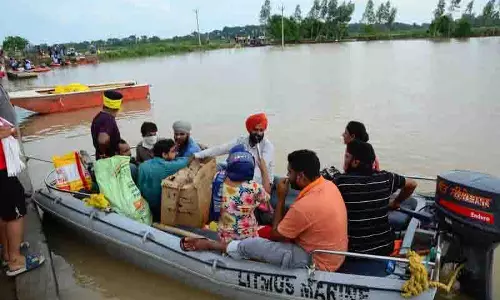 Jalandhar: ब्यास नदी का रास्ता बदलने से घरों को नुकसान पहुंचन लगे