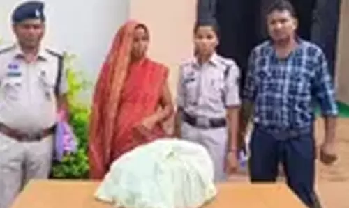 महिला तस्कर के घर पुलिस की रेड, गांजा जब्त
