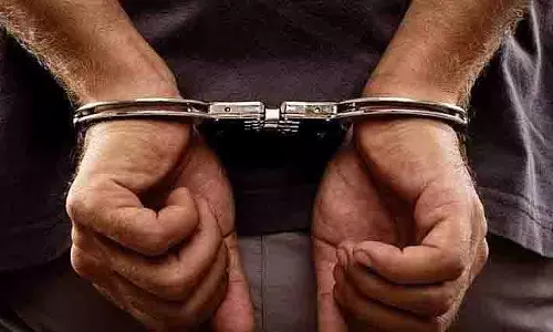 भाजपा विधायक केतकी सिंह की मानहानि पर UP पुलिस ने किया गिरफ्तार भाजपा विधायक केतकी सिंह की मानहानि पर UP पुलिस ने किया गिरफ्तार
