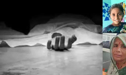 Indore: ट्रैक्टर ने महिला और उसकी पोती को कुचला Indore: ट्रैक्टर ने महिला और उसकी पोती को कुचला