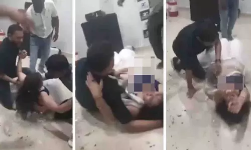 ASI का वीडियो हुआ वायरल, दतिया पुलिस ने किया निलंबन ASI का वीडियो हुआ वायरल, दतिया पुलिस ने किया निलंबन