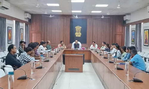 Sikar: परीक्षा केंद्रों की व्यवस्थाओं पर आलोक राज ने की बैठक Sikar: परीक्षा केंद्रों की व्यवस्थाओं पर आलोक राज ने की बैठक