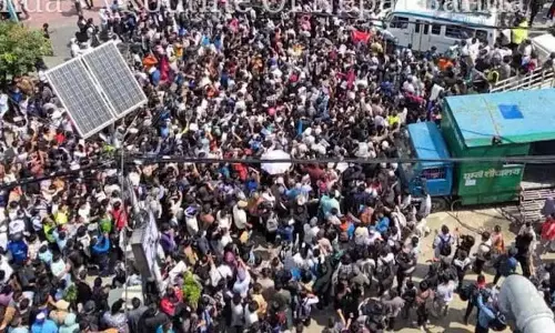Nepal में सोशल मीडिया पर प्रतिबंध के विरोध में 14 लोगों की मौत, 100 घायल