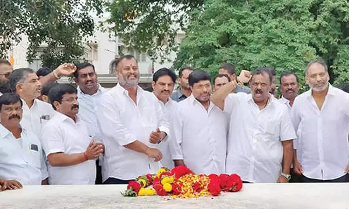 Andhra: मंत्रियों, विधायकों ने आगामी तेदेपा जनसभा की समीक्षा की