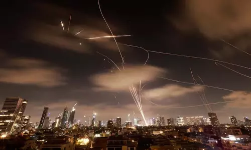 Israel की अटूट हवाई ढाल तब विफल हुई जब हौथी ड्रोन ने रामोन हवाई अड्डे पर हमला किया Israel की अटूट हवाई ढाल तब विफल हुई जब हौथी ड्रोन ने रामोन हवाई अड्डे पर हमला किया