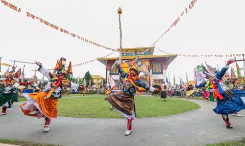 Sikkim : पंग ल्हाबसोल 2025 त्सुग्लाखांग में भव्यता के साथ मनाया गया