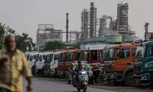 रिपोर्ट के अनुसार, भारत की तेल मांग में वृद्धि चीन से आगे निकलने वाली है। रिपोर्ट के अनुसार, भारत की तेल मांग में वृद्धि चीन से आगे निकलने वाली है।