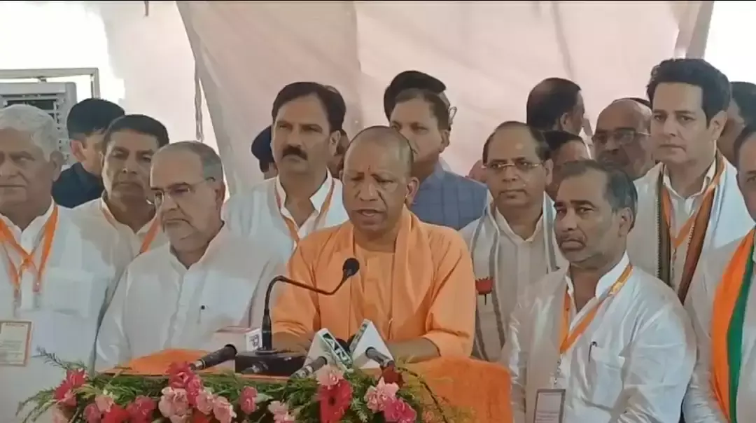 Saharanpur: CM योगी ने सहारनपुर से राहत कार्यों का किया शुभारंभ