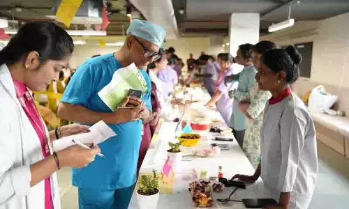 Hyderabad: किडनी विशेषज्ञों ने कहा कि बेहतर किडनी स्वास्थ्य के लिए नमक और चीनी का सेवन सीमित करें Hyderabad: किडनी विशेषज्ञों ने कहा कि बेहतर किडनी स्वास्थ्य के लिए नमक और चीनी का सेवन सीमित करें