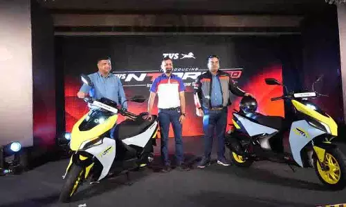 TVS ने हैदराबाद में एनटॉर्क 150 स्कूटर लॉन्च किया TVS ने हैदराबाद में एनटॉर्क 150 स्कूटर लॉन्च किया