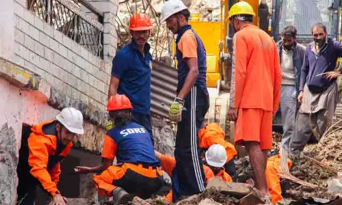 कुल्लू में मलबे के नीचे से J&K के मूल निवासी का शव बरामद कुल्लू में मलबे के नीचे से J&K के मूल निवासी का शव बरामद