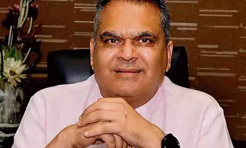मंत्री ने बाढ़ राहत कार्यों, NHAI परियोजनाओं की समीक्षा की