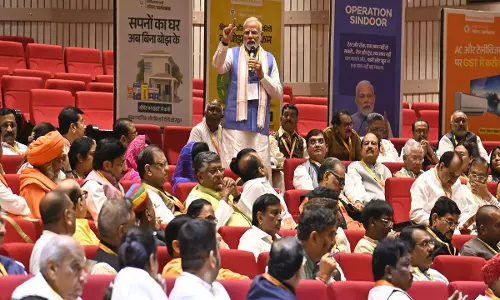 PM मोदी ने व्यापारियों के लिए गर्व से कहो ये स्वदेशी है थीम की रूपरेखा पेश की