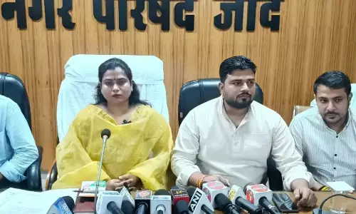 Jind: सीएम राहत कोष को नप चेयरमैन से मिली 3.25 लाख की मदद Jind: सीएम राहत कोष को नप चेयरमैन से मिली 3.25 लाख की मदद