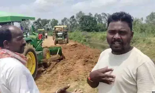 सरकारी उदासीनता के बाद किसानों ने अपने खर्च पर Singur नहर की मरम्मत की