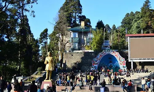 Darjeeling में प्लॉगिंग की शुरुआत, शैलशहर दिखा रहा राह Darjeeling में प्लॉगिंग की शुरुआत, शैलशहर दिखा रहा राह