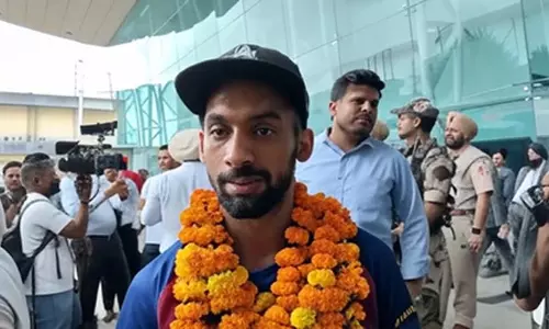 अमृतसर एयरपोर्ट पहुंचे भारतीय हॉकी खिलाड़ी, बाढ़ पीड़ितों के लिए मदद की अपील