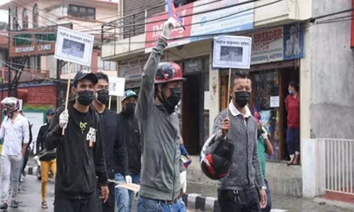 नेपाल में आंदोलन : अब तक 19 की मौत, पीएम ओली के इस्तीफे की मांग