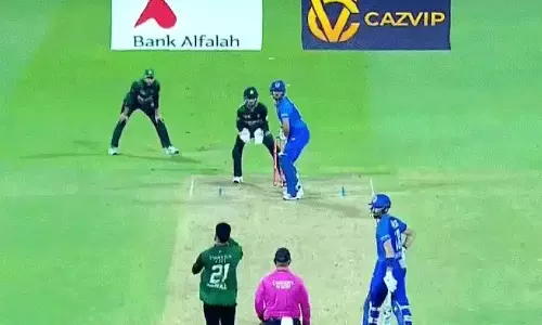 त्रिकोणीय श्रृंखला के फाइनल में हैट्रिक लेने वाला पाकिस्तानी गेंदबाज त्रिकोणीय श्रृंखला के फाइनल में हैट्रिक लेने वाला पाकिस्तानी गेंदबाज
