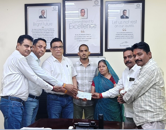 INTUC जिलाध्यक्ष दीपक व्यास ने RSWM  इकाई का जताया आभार