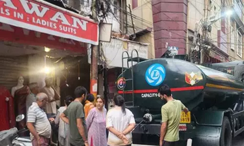 जल शक्ति विभाग, नगर निगम और जिला प्रशासन की संयुक्त पहल, छह दिन में 50 हजार टैंकर वितरित जल शक्ति विभाग, नगर निगम और जिला प्रशासन की संयुक्त पहल, छह दिन में 50 हजार टैंकर वितरित
