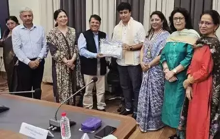 Jammu: रोटरी क्लब व कॉलेज प्रबंधन ने समाजसेवा में योगदान देने वाले शिक्षकों को सराहा Jammu: रोटरी क्लब व कॉलेज प्रबंधन ने समाजसेवा में योगदान देने वाले शिक्षकों को सराहा