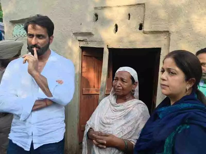 अभिनेता Sonu Sood बाढ़ प्रभावित विधवा के घर के पुनर्निर्माण का खर्च उठाएंगे अभिनेता Sonu Sood बाढ़ प्रभावित विधवा के घर के पुनर्निर्माण का खर्च उठाएंगे