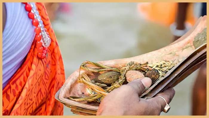 Sarva Pitru Amavasya: सर्व पितृ विसर्जनी अमावस्या पर इस विधि से करें श्राद्ध Sarva Pitru Amavasya: सर्व पितृ विसर्जनी अमावस्या पर इस विधि से करें श्राद्ध