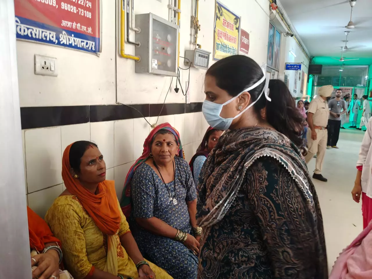 Jaipur: जिला कलेक्टर ने किया सरकारी अस्पताल का निरीक्षण, मरीजों की सुविधाएँ परखी Jaipur: जिला कलेक्टर ने किया सरकारी अस्पताल का निरीक्षण, मरीजों की सुविधाएँ परखी
