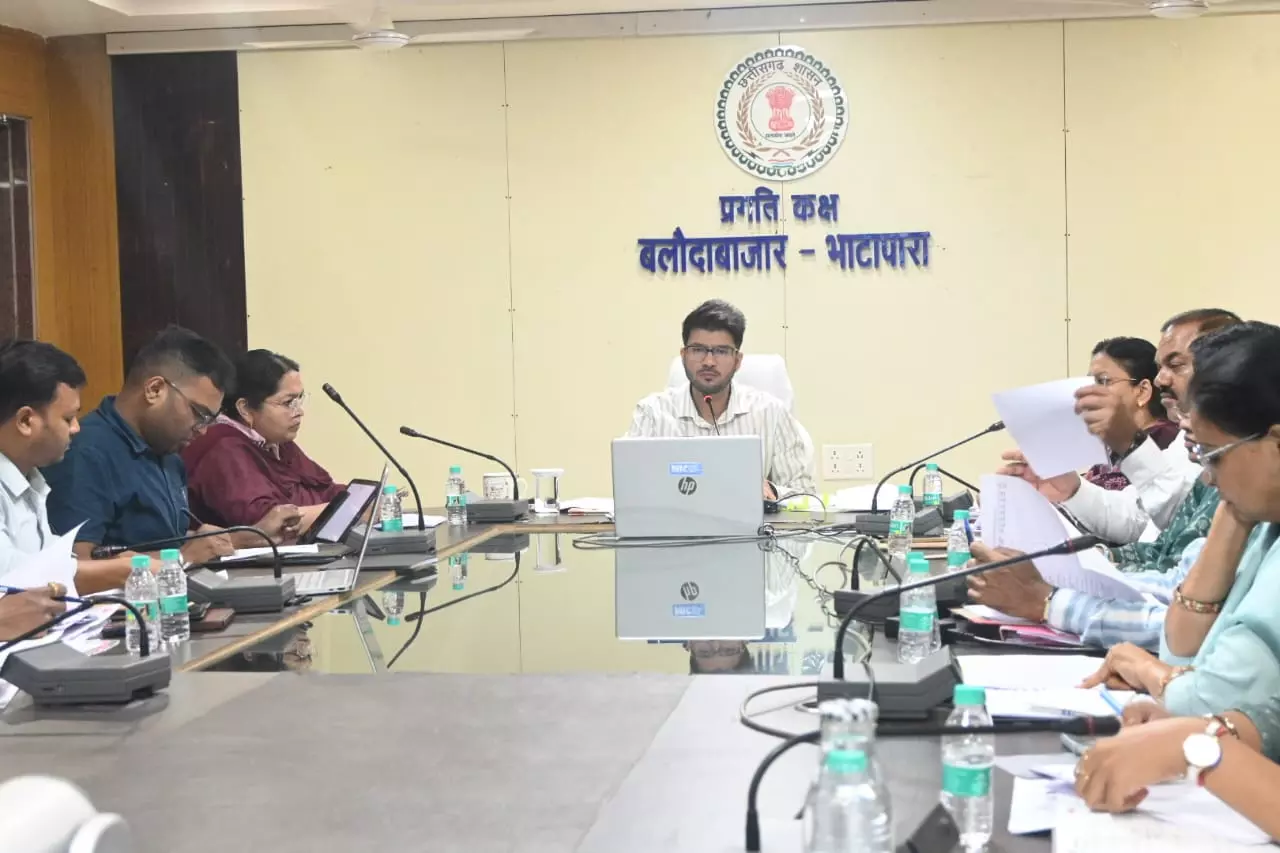राजस्व कोर्ट में लंबित प्रकरणों का समय -सीमा में निराकरण करें : बलौदाबाजार कलेक्टर राजस्व कोर्ट में लंबित प्रकरणों का समय -सीमा में निराकरण करें : बलौदाबाजार कलेक्टर