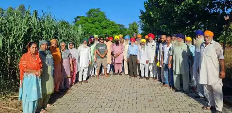 संयुक्त किसान मोर्चा के प्रतिनिधिमंडल ने Mukerian के बाढ़ प्रभावित गांवों का दौरा किया संयुक्त किसान मोर्चा के प्रतिनिधिमंडल ने Mukerian के बाढ़ प्रभावित गांवों का दौरा किया