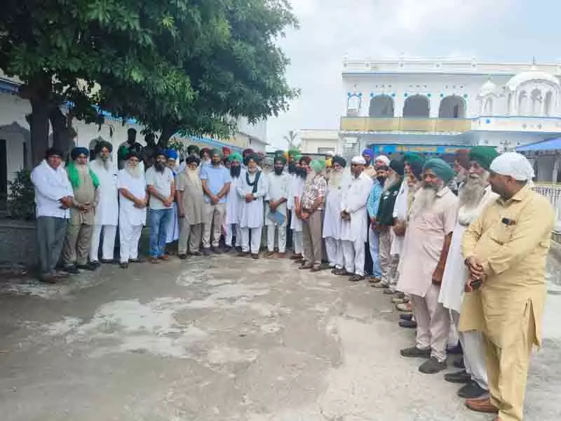 BKU-दोआबा खेतों से कीचड़ हटाने के लिए हर जिले से 100 ट्रैक्टर भेजेगा BKU-दोआबा खेतों से कीचड़ हटाने के लिए हर जिले से 100 ट्रैक्टर भेजेगा