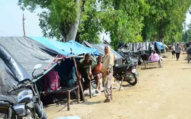 Jalandhar: बाढ़ के बीच महिला को फिर से आघात का सामना करना पड़ा Jalandhar: बाढ़ के बीच महिला को फिर से आघात का सामना करना पड़ा