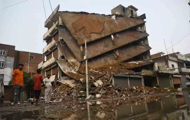 व्यापारियों ने कहा, भवन मालिकों के खिलाफ FIR दर्ज करें व्यापारियों ने कहा, भवन मालिकों के खिलाफ FIR दर्ज करें