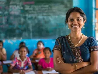 Bhandara में 409 स्कूलों में महिला शिक्षकों की कमी के कारण छात्राएं अलगाव का सामना कर रही Bhandara में 409 स्कूलों में महिला शिक्षकों की कमी के कारण छात्राएं अलगाव का सामना कर रही