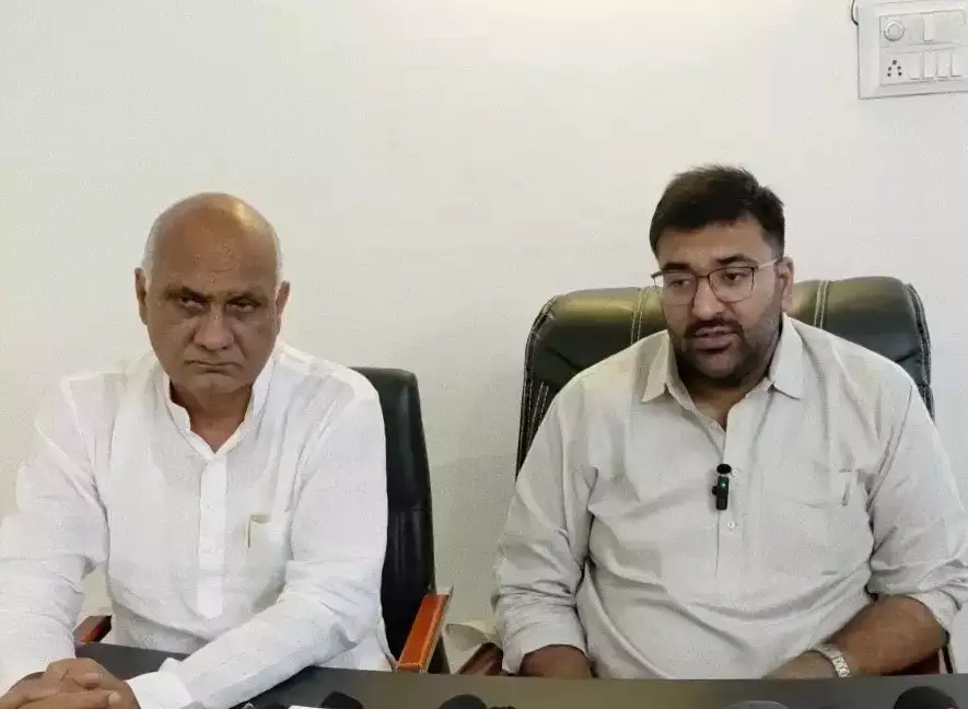 Sirsa: बाढ़ को लेकर अर्जुन चौटाला ने सरकार को जिम्मेदार ठहराया Sirsa: बाढ़ को लेकर अर्जुन चौटाला ने सरकार को जिम्मेदार ठहराया