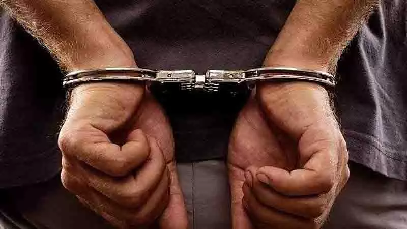 Bhopal: हत्या के आरोप में रेलवे कर्मचारी गिरफ्तार Bhopal: हत्या के आरोप में रेलवे कर्मचारी गिरफ्तार