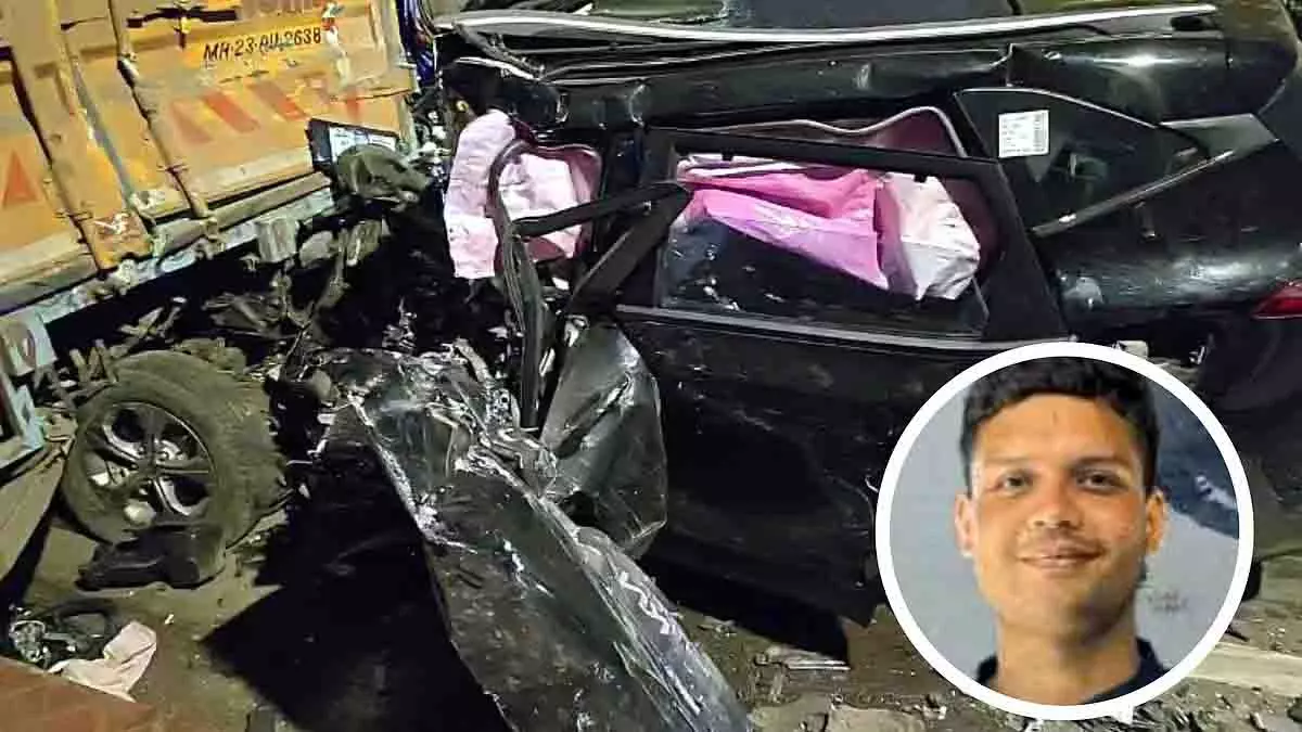 Bhopal: वीआईपी रोड पर तेज रफ्तार SUV-ट्रक की टक्कर, 29 वर्षीय युवक की मौत Bhopal: वीआईपी रोड पर तेज रफ्तार SUV-ट्रक की टक्कर, 29 वर्षीय युवक की मौत