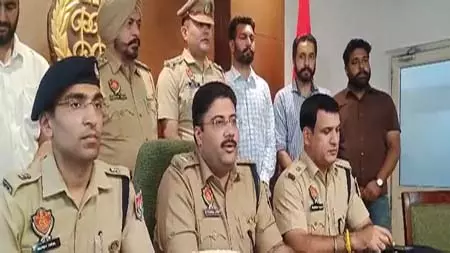 मोहाली पुलिस ने जबरन वसूली के लिए फायरिंग करने वाले दो आरोपियों को किया गिरफ्तार मोहाली पुलिस ने जबरन वसूली के लिए फायरिंग करने वाले दो आरोपियों को किया गिरफ्तार