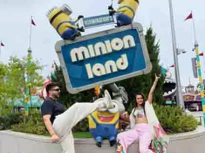 करण कुंद्रा, तेजस्वी प्रकाश ने सिंगापुर में Minion Land का दौरा किया करण कुंद्रा, तेजस्वी प्रकाश ने सिंगापुर में Minion Land का दौरा किया