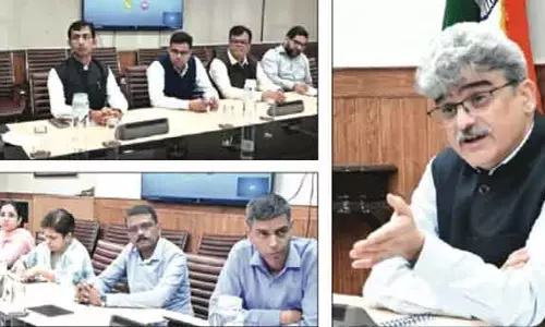 केंद्रीय टीम ने दक्षिण कश्मीर का दौरा किया; बाढ़ राहत कार्यों की समीक्षा की केंद्रीय टीम ने दक्षिण कश्मीर का दौरा किया; बाढ़ राहत कार्यों की समीक्षा की