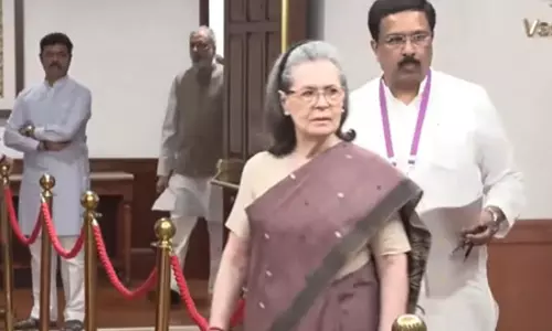 उपराष्ट्रपति चुनाव: सोनिया-राहुल, राजनाथ और देवेगौड़ा समेत कई दिग्गज नेताओं ने डाला वोट